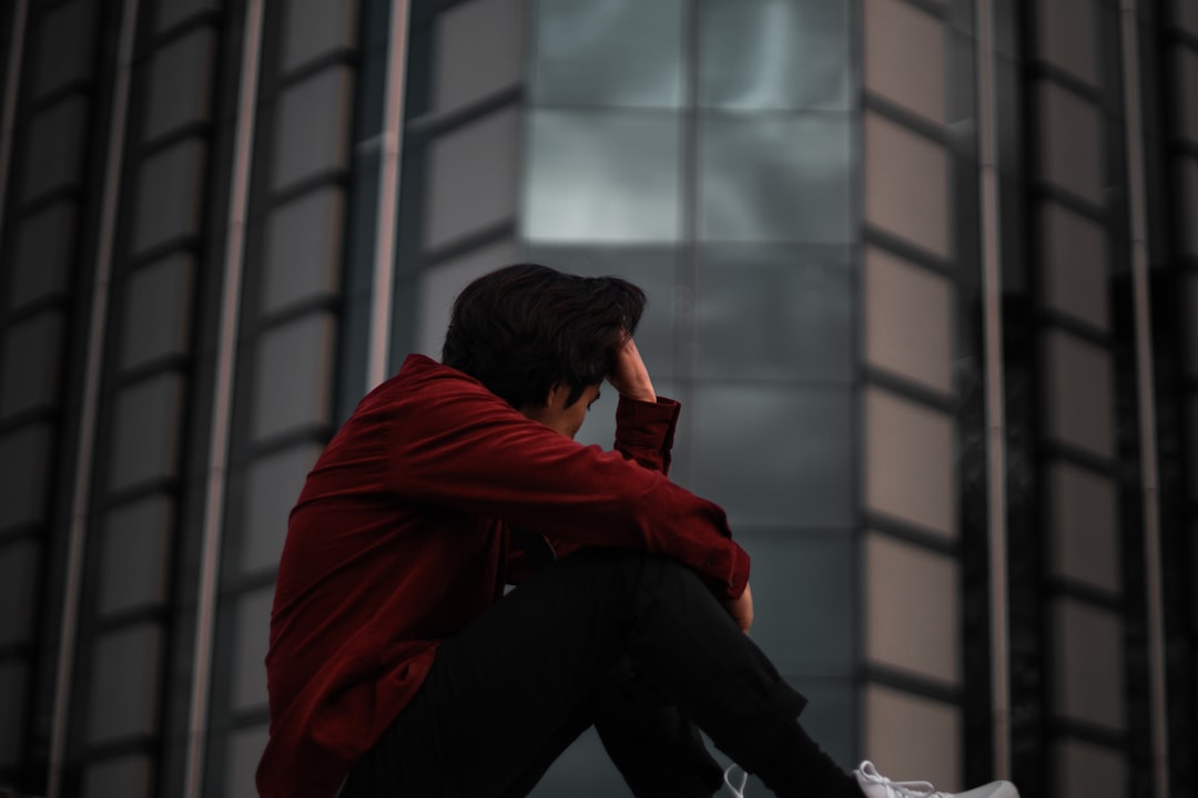Read more about the article Adderall Addiction Signs: What to Look For in Yourself or a Loved One