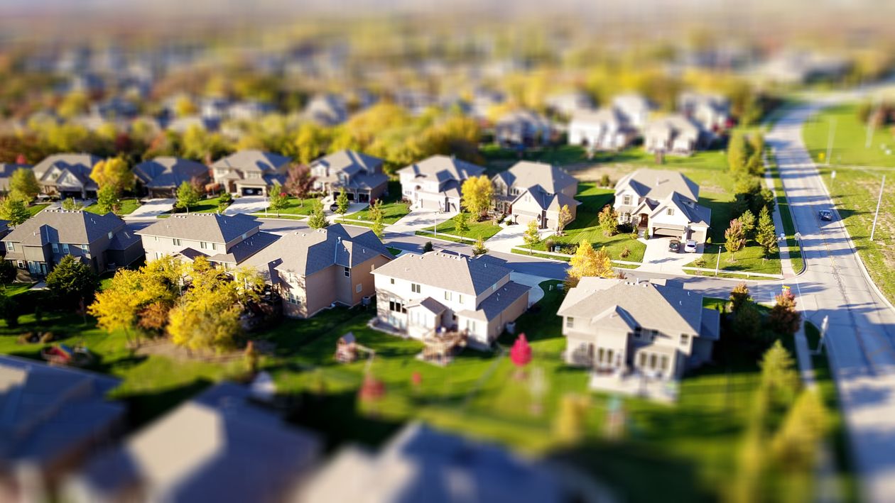 Read more about the article Selling Your Home in Recovery? Lowering Stress with Flat-Fee Brokers like 1 Percent Lists
